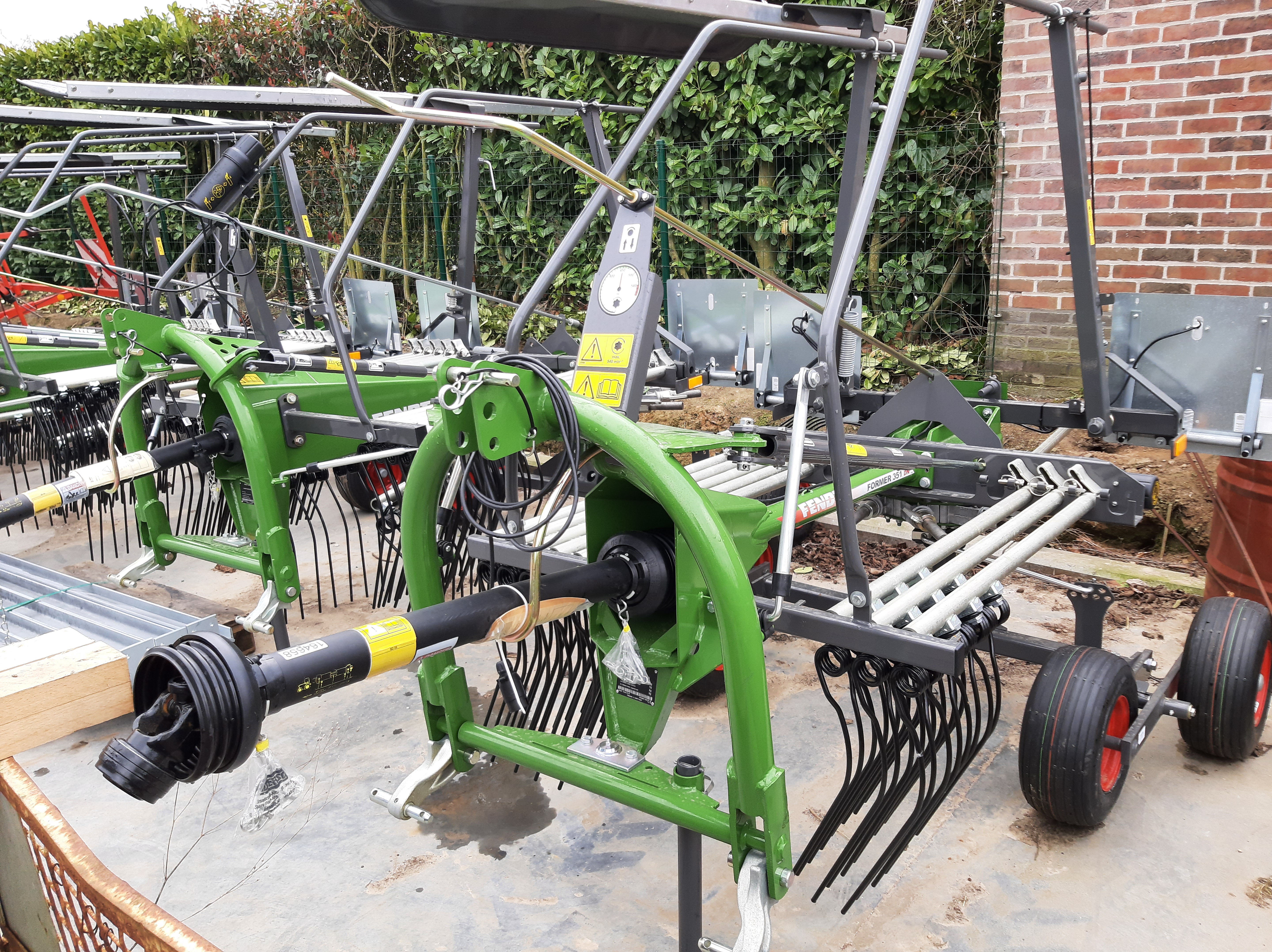 Fendt hark Former 351 DN